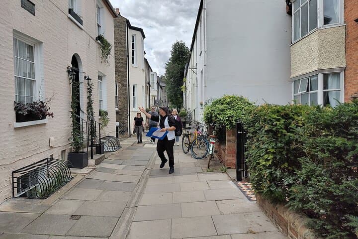 almost-complete-history-walking-tour-old-town-cambridge photo 3