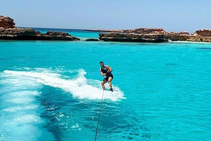 Wakeboarding in Muscat: Al Mouj Marina Sessions for All Levels photo 1