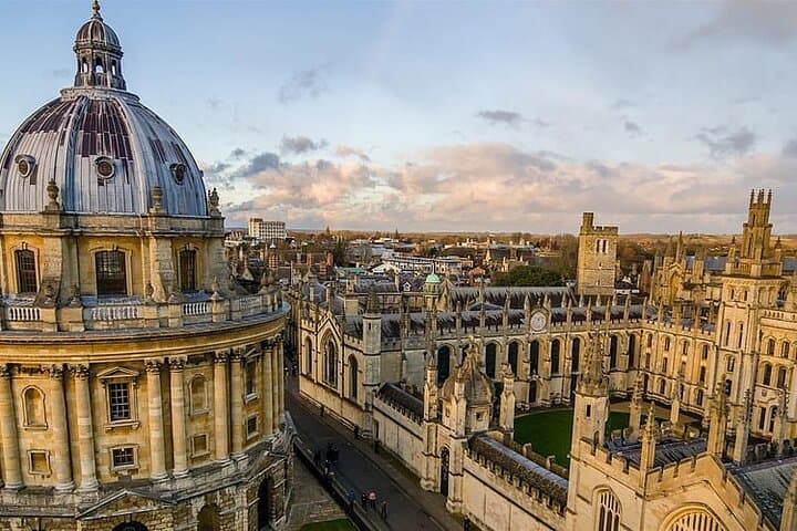 Oxford Harry Potter Tour with Hogwarts Student Guide | 90-Min Walking Tour photo 3