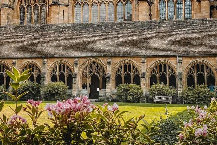 Oxford Harry Potter Tour with Hogwarts Student Guide | 90-Min Walking Tour