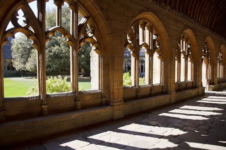 Oxford Harry Potter Tour with Hogwarts Student Guide | 90-Min Walking Tour photo 5