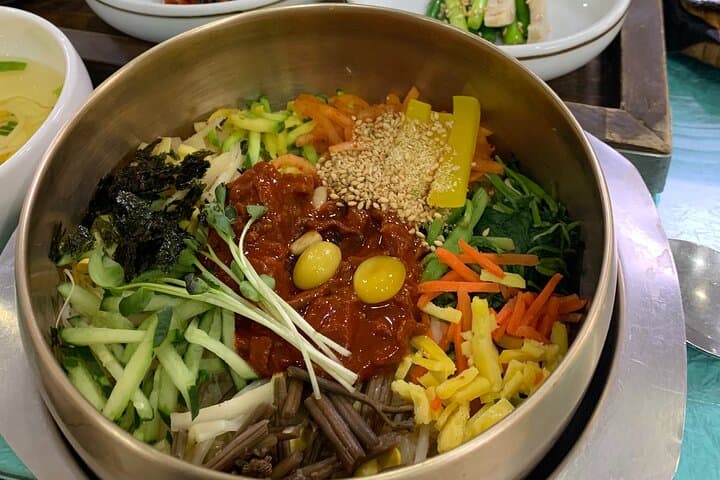 Jeonju Hanok Village Private Food Tour: Kimchi Masterclass, Noble Tea & Hanjeongsik