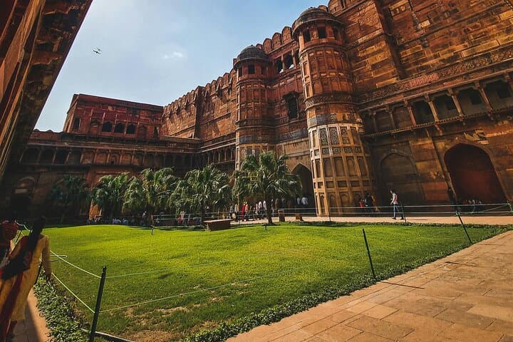 Hyderabad to Taj Mahal in a Day: Private Flights, Taj & Agra Fort photo 4