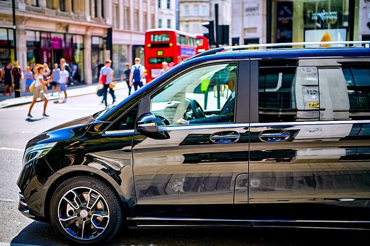 Gatwick Airport to Birmingham Private Transfer — Direct, Tracked, and Comfortable photo 6