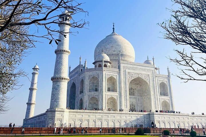 Hyderabad to Taj Mahal in a Day: Private Flights, Taj & Agra Fort