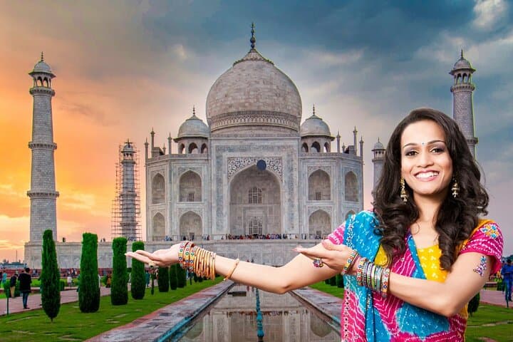 Same-Day Taj Mahal & Agra Fort Tour from Delhi via Yamuna Expressway