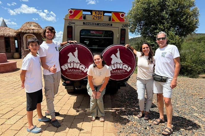8-Day Best of Uganda Honeymoon: Big Five Safari & Nile Cruise photo 1