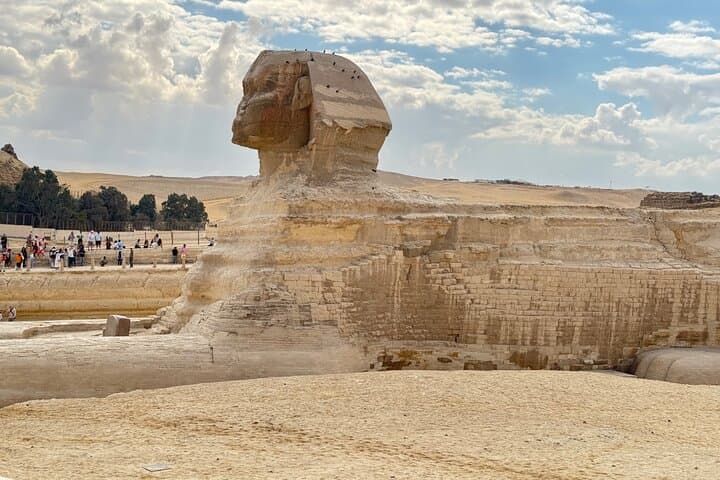 Private VIP Giza Pyramids & Sphinx: Camel Ride, Inside Pyramid Access and VIP Lunch