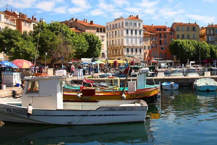La Ciotat Cinema and Mugel Park Half-Day Trip from Marseille