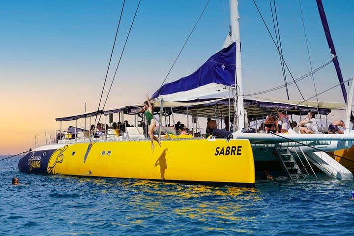 Sabre Sunset Cruise in the Mamanuca Islands — BBQ Dinner & Drinks
