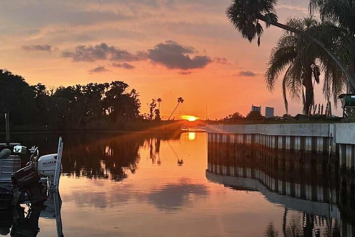 Crystal River Sunrise Kayak Tour with Manatees in Kings Bay photo 3