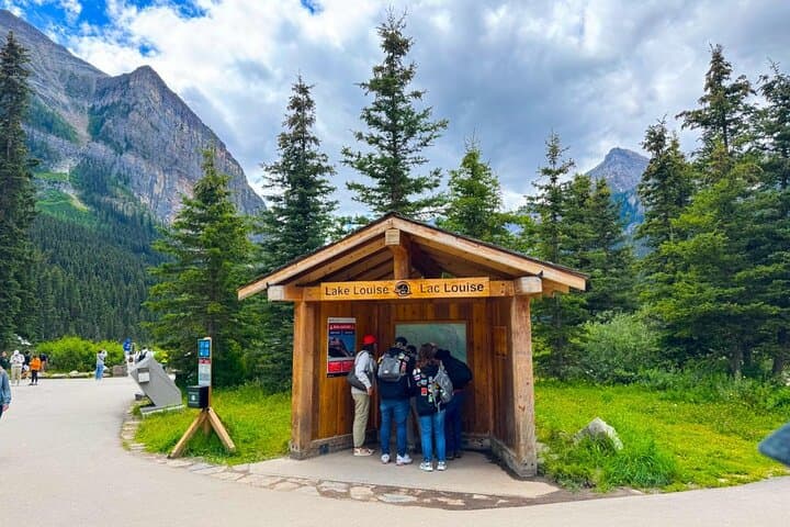 Banff in a Day: Lake Louise, Johnston Canyon & Minnewanka Shared Tour photo 5