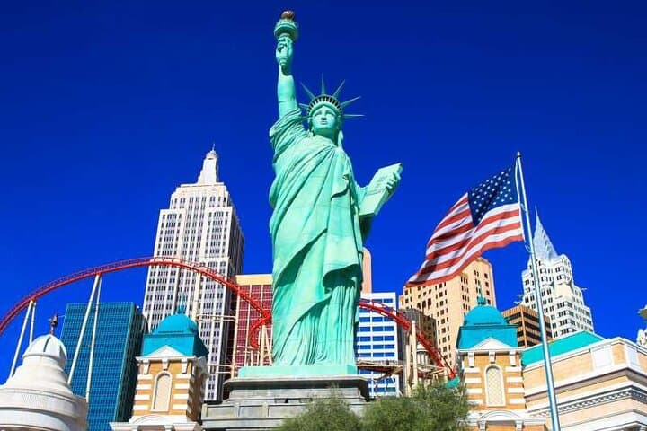 Conquer the Strip: Self-Guided Las Vegas Scavenger Hunt with Let’s Roam photo 2