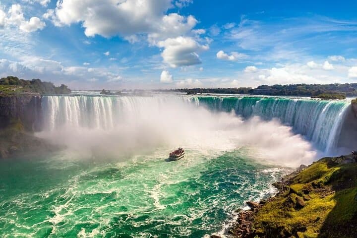 Explore Niagara Falls: Private App-Led Scavenger Hunt Adventure