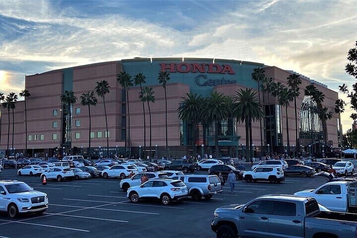 Anaheim Ducks at Honda Center — Live NHL Game Experience & Visitor Guide photo 4