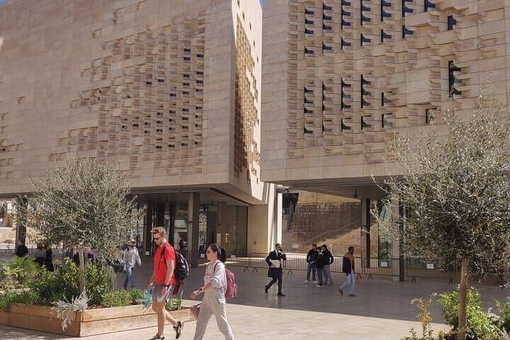 Valletta Grand Tour: Private Walk & Harbour Dgħajsa Cruise photo 3