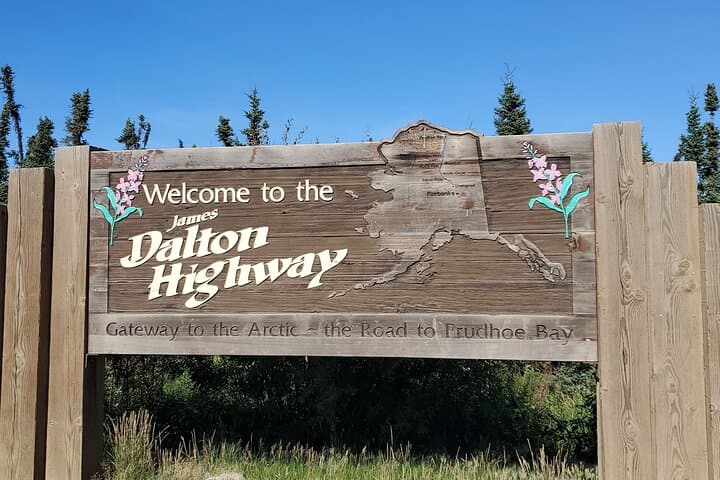 Explore Alaska’s Dalton Highway: Arctic Circle Adventure Guide photo 2
