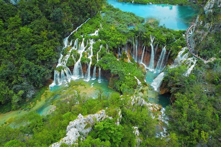 Plitvice Lakes Wonder: Private Day Tour from Split to Croatia’s Turquoise Falls photo 4