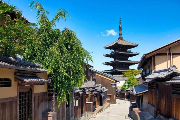 Kyoto Heritage Path: Fushimi Inari to Kiyomizu-dera Walking Tour photo 4