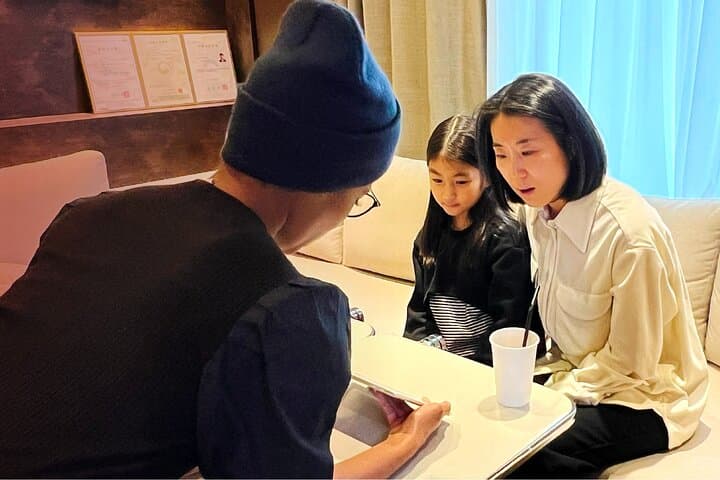 K-Pop Star Experience for Teens in Seoul: Studio Photoshoot & Idol Styling photo 4