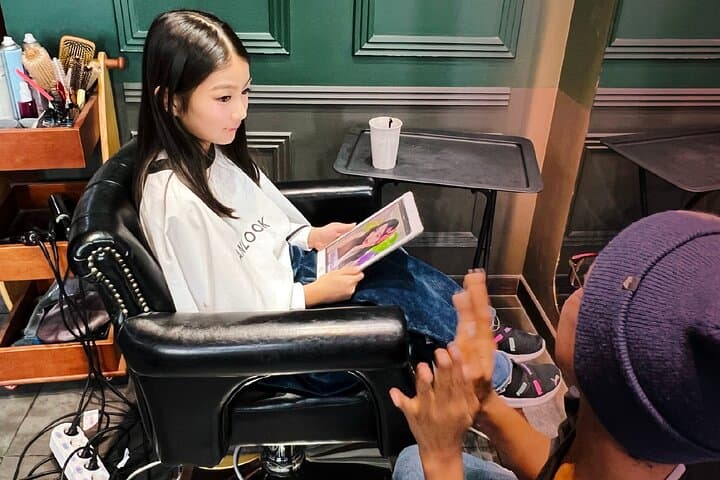 K-Pop Star Experience for Teens in Seoul: Studio Photoshoot & Idol Styling photo 5