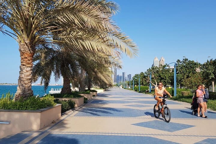 Abu Dhabi Half-Day: Grand Mosque, Emirates Palace & Corniche Highlights