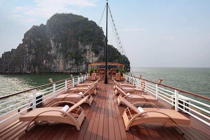 2-Day Bai Tu Long Bay Cruise: Kayak Cap La, Vung Vieng Fishing Village & Overnight Junk Boat photo 2
