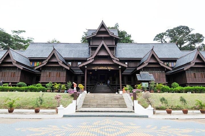 Photogenic Malacca: Private Instagram Hotspots Tour of Dutch Square, Jonker Walk & Straits Mosque photo 5