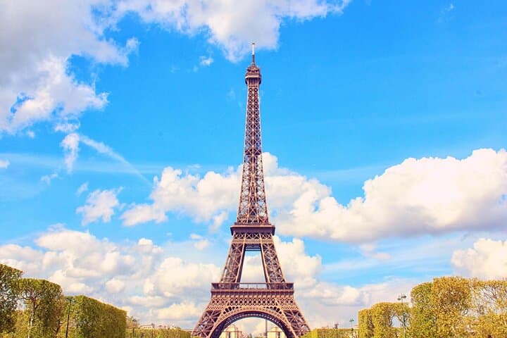 Paris Private Family Tour for Kids — Interactive 4‑Hour City Adventure photo 1