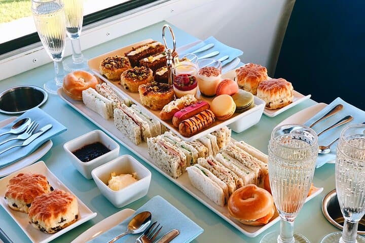 Vintage Routemaster Afternoon Tea in Brighton: Seafront Tour and Regency Sights