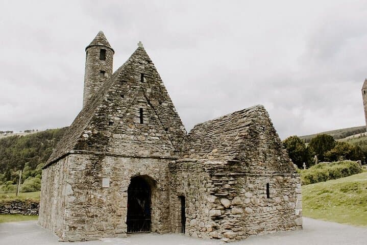 Glendalough & Wicklow Mountains Day Tour from Dublin: Powerscourt, Lakes, Waterfalls photo 3