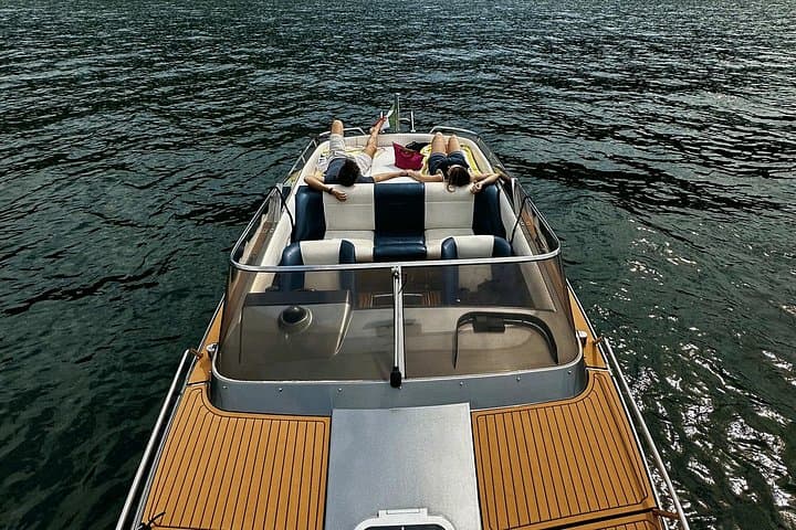 Como to Cernobbio Private Boat Tour: Villa‑Studded Shoreline in 90 Minutes