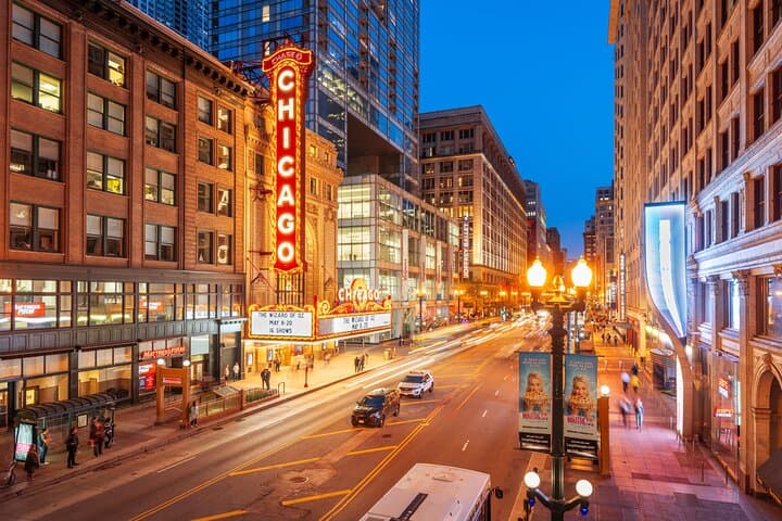 Chi-Town Showdown: Self-Guided Chicago Bar Crawl & Scavenger Hunt photo 2