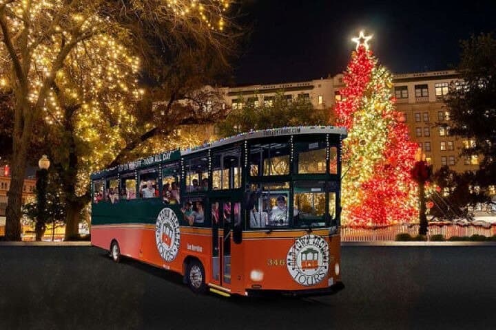 san-antonio-holiday-sights-festive-nights-trolley-tour