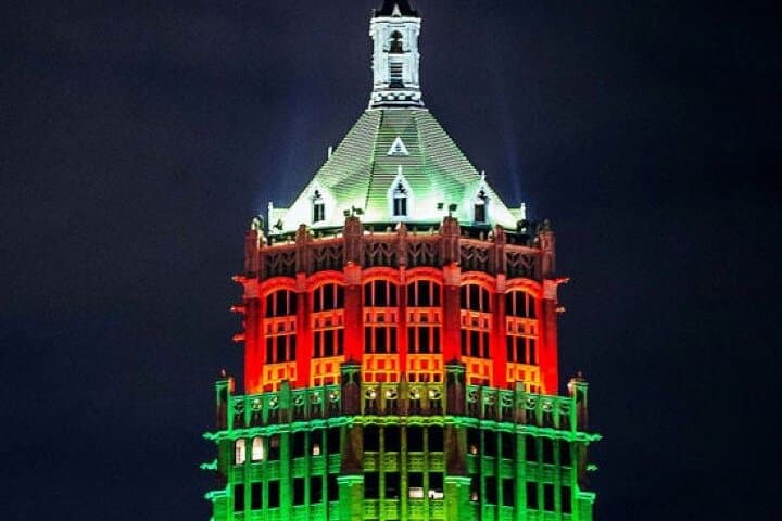 san-antonio-holiday-sights-festive-nights-trolley-tour photo 3