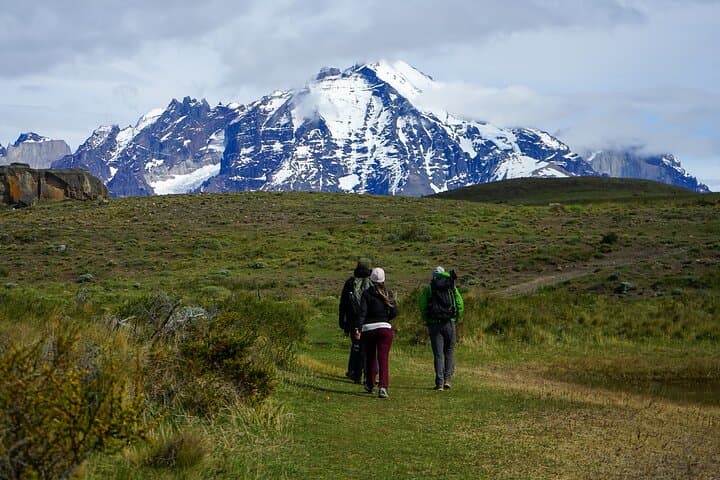 Day Hike Portería Lago Sarmiento to Laguna Amarga — Puerto Natales Scenic Wildlife Walk photo 5