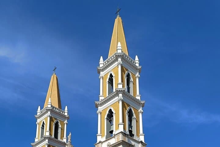 Mazatlán Coastal City Tour with Golden Zone Beach Pass photo 3