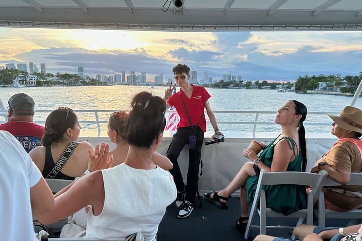 Miami Sunset Cruise on Biscayne Bay: Millionaire Mansions and Skyline Views photo 2