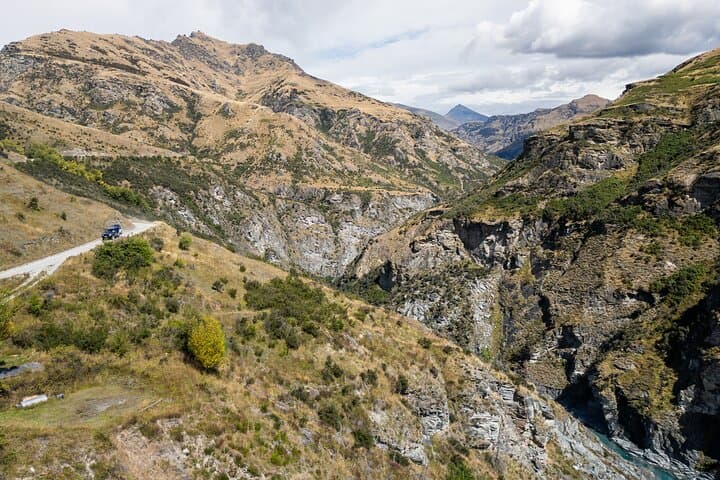 Skippers Canyon Private 4x4 Tour from Queenstown — Off‑Road History, Views & Photography photo 6