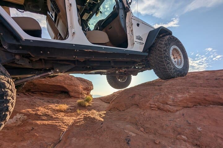 West Rim 4x4 Adventure: St. George Red Rock Off-Road Tour photo 2