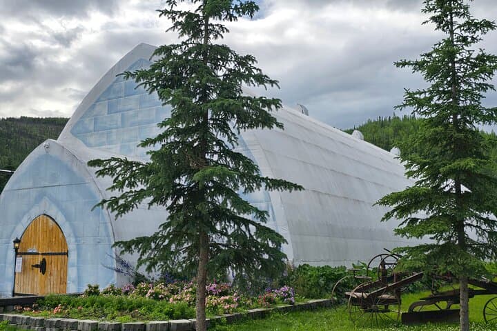 Chena Hot Springs Tour — Soak in Natural Mineral Pools & Visit the Ice Museum photo 1