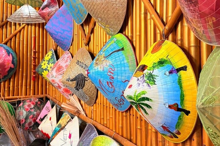 Hanoi Craft Villages Day Trip: Conical Hats, Lacquer Art & Incense Making photo 3