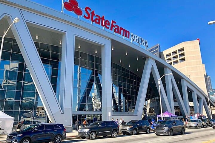 Inside State Farm Arena: What to Expect at an Atlanta Hawks Game photo 2