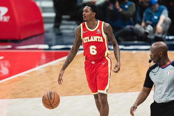 Inside State Farm Arena: What to Expect at an Atlanta Hawks Game photo 5
