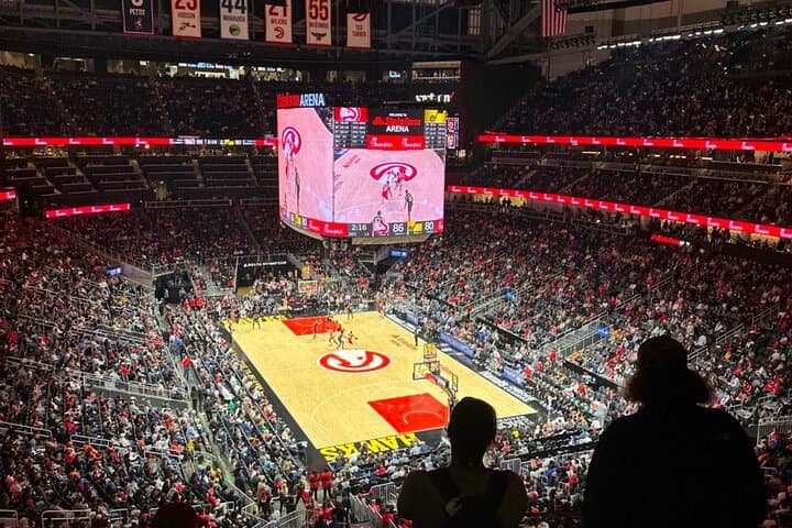 Inside State Farm Arena: What to Expect at an Atlanta Hawks Game photo 4