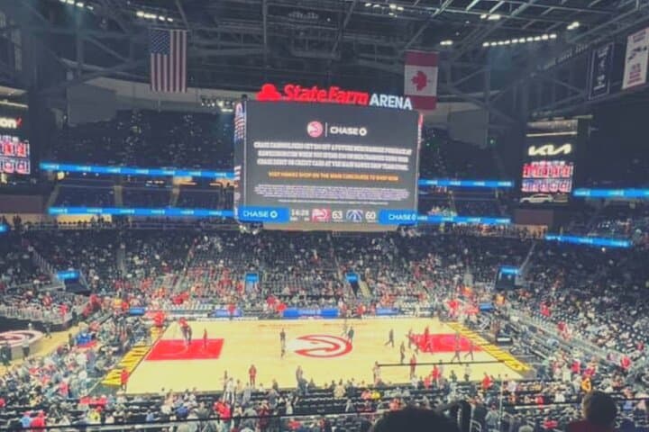 Inside State Farm Arena: What to Expect at an Atlanta Hawks Game photo 6