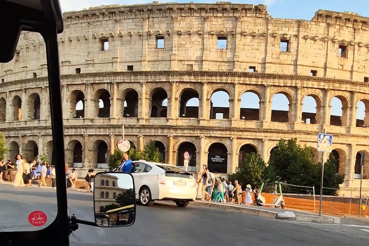 Rome Panoramic Golf Cart Tour: Private Guided Ride Through the Historic Center photo 4