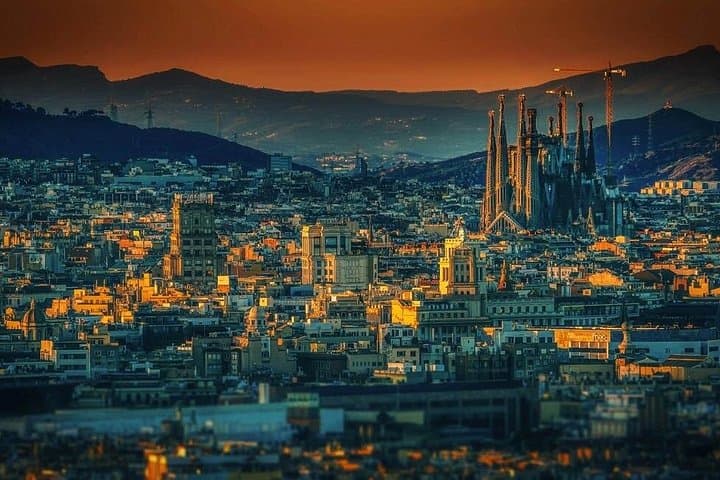 Private Customizable Barcelona Shore Tour — Sagrada Família, Park Güell & Montjuïc photo 3