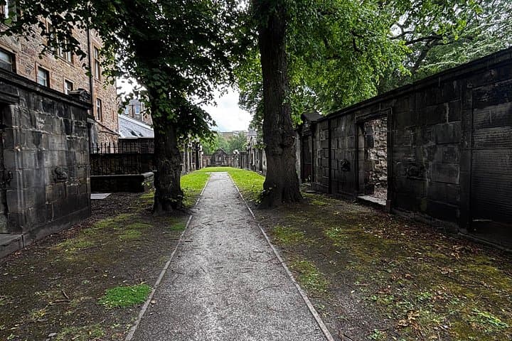 Historic Old Town Private Walking Tour — Royal Mile & Mary King's Close, Edinburgh photo 4