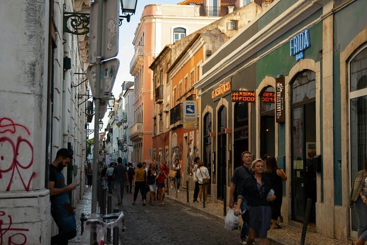 Lisbon E-Bike Tour: Self-Guided Half-Day Through Alfama and Miradouros photo 2